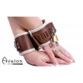 Avalon - ASYLUM - Cuffs i Brunt Lær med Hengelås