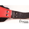 Avalon - TAKEN - Strap-on sele i sort og rødt lær 