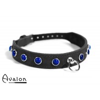 Avalon - DEVOTION - Collar med Kongeblå runde Stener og O-ring